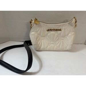 NEW Betsey Johnson White Quilted Seashell Crossbody Bag Gold Heart